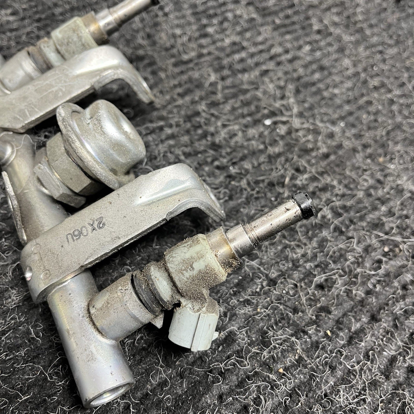 ☑️ Scion FRS Subaru BRZ 86 FA20 Engine Injector Fuel Rails PAIR L&R OEM