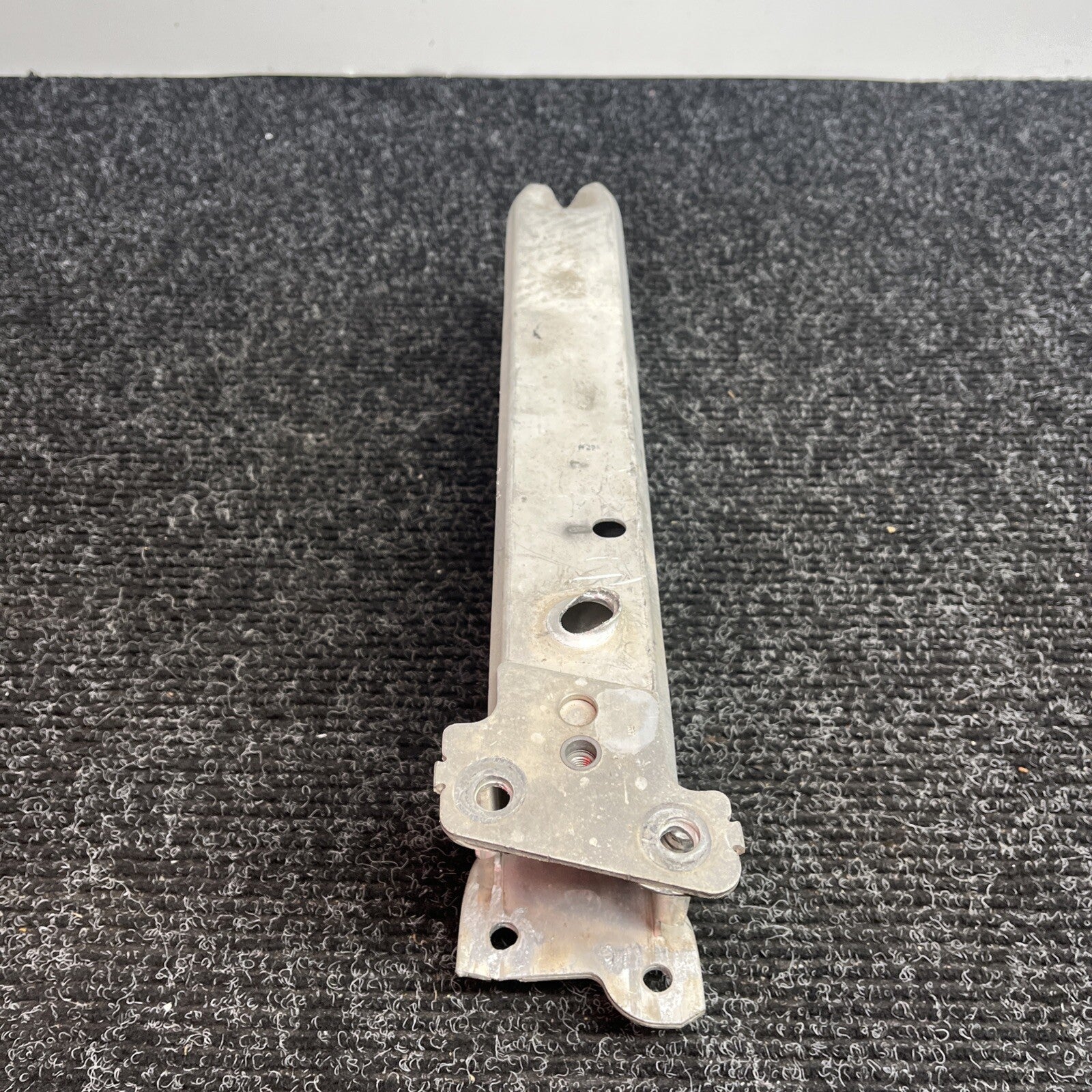 ☑️ 2012-2021 BMW 328i 430i M3  FRONT RIGHT SIDE BUMPER REINFORCEMENT BRACKET OEM
