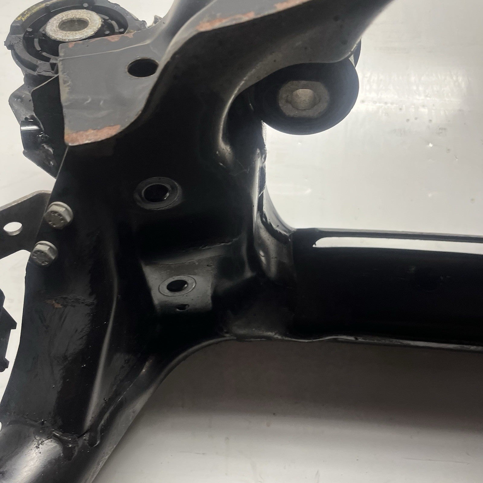 ☑️ 2003-2008 BMW E85 Z4 Convertible Rear Axle Subframe Crossmember Carrier OEM