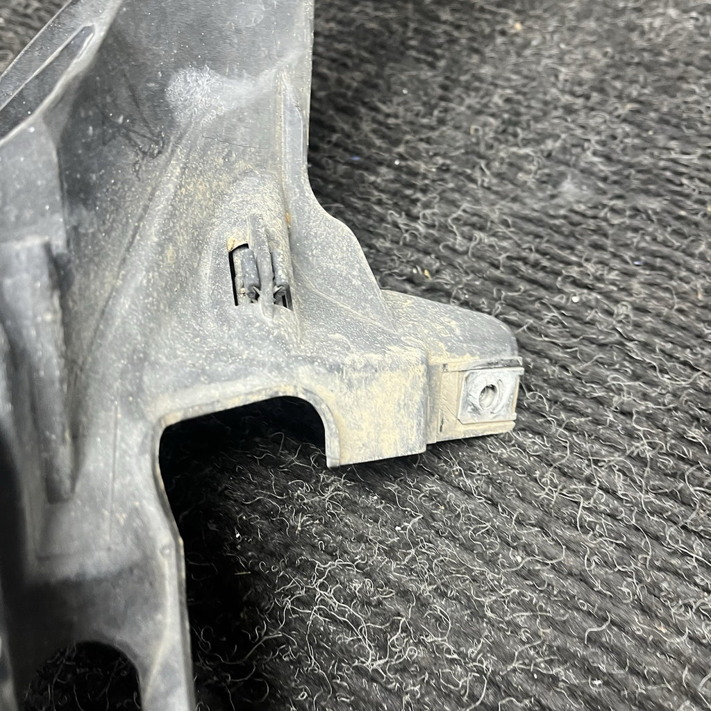 ☑️ 08-13 BMW E82 E88 135 Left Driver Side Headlight Arm Bracket Mount