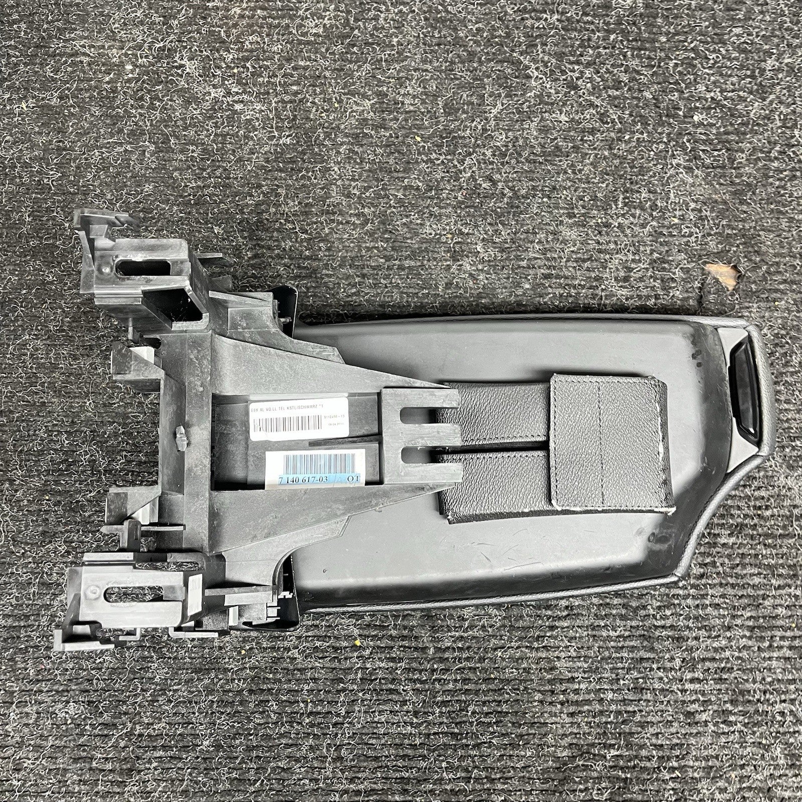 ☑️ 08-13 OEM BMW E88 E82 Center Console Armrest Tray Black Leather