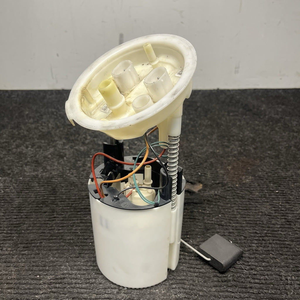 ☑️ 06-13 BMW E82 E88 E90 E91 E92 E93 135I 335I Fuel Pump OEM