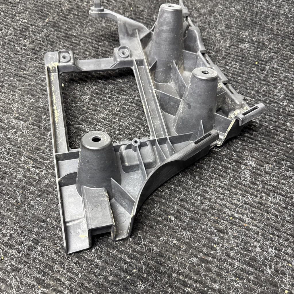 ☑️ 2012-2018 AUDI A6 C7 REAR BUMPER RIGHT SIDE UPPER GUIDE SUPPORT BRACKET OEM