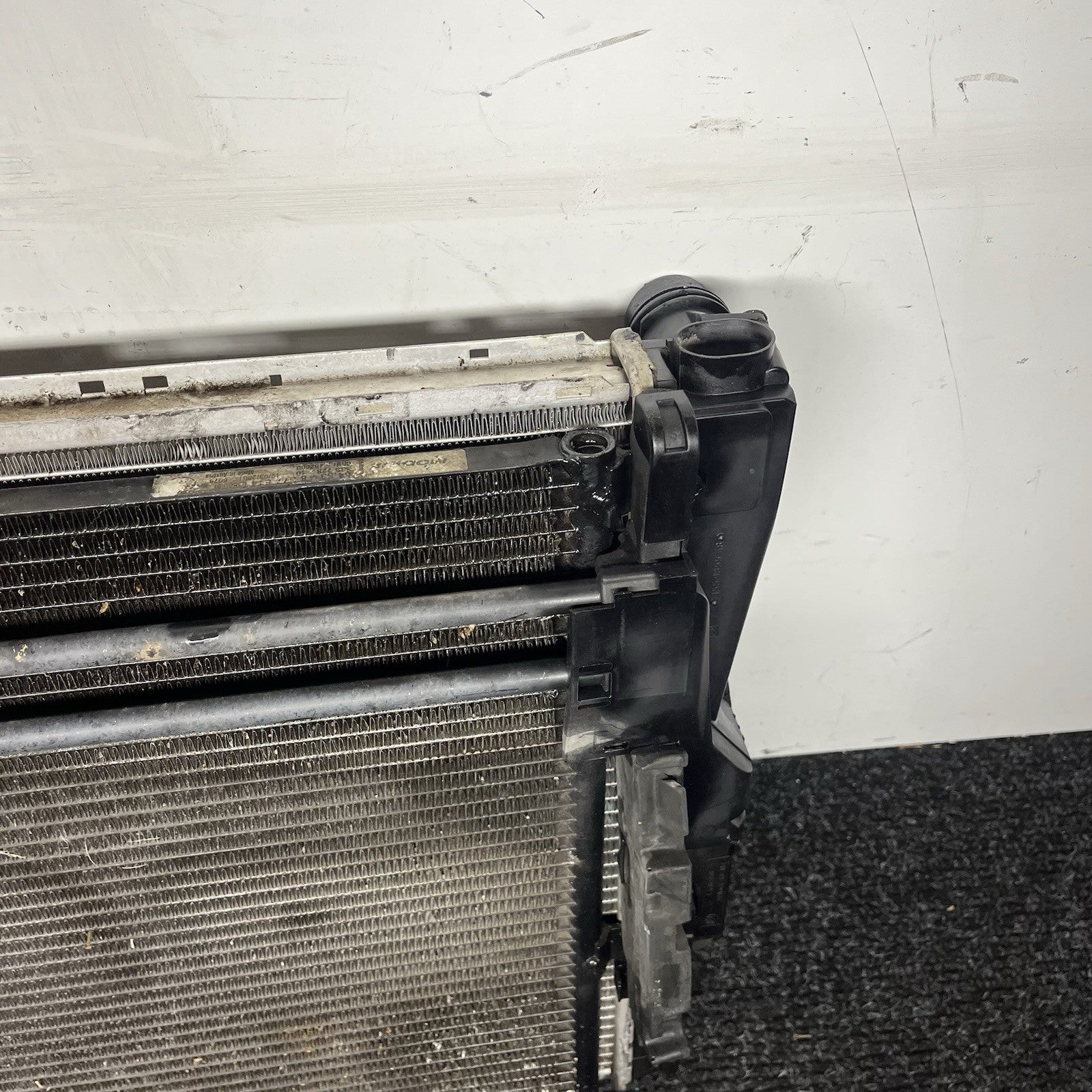 ☑️ BMW 330i 325i 323i E46 Engine Cooling Radiator 3.0L 6 Cylinder Fits 2001-2006
