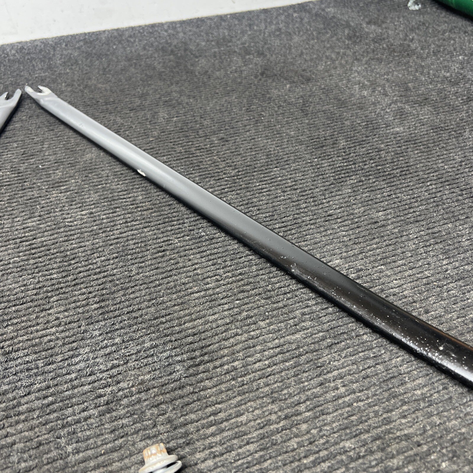 ☑️ BMW E90 E92 3 Series Hood Frame Support Strut Brace Pair Left & Right Set OEM