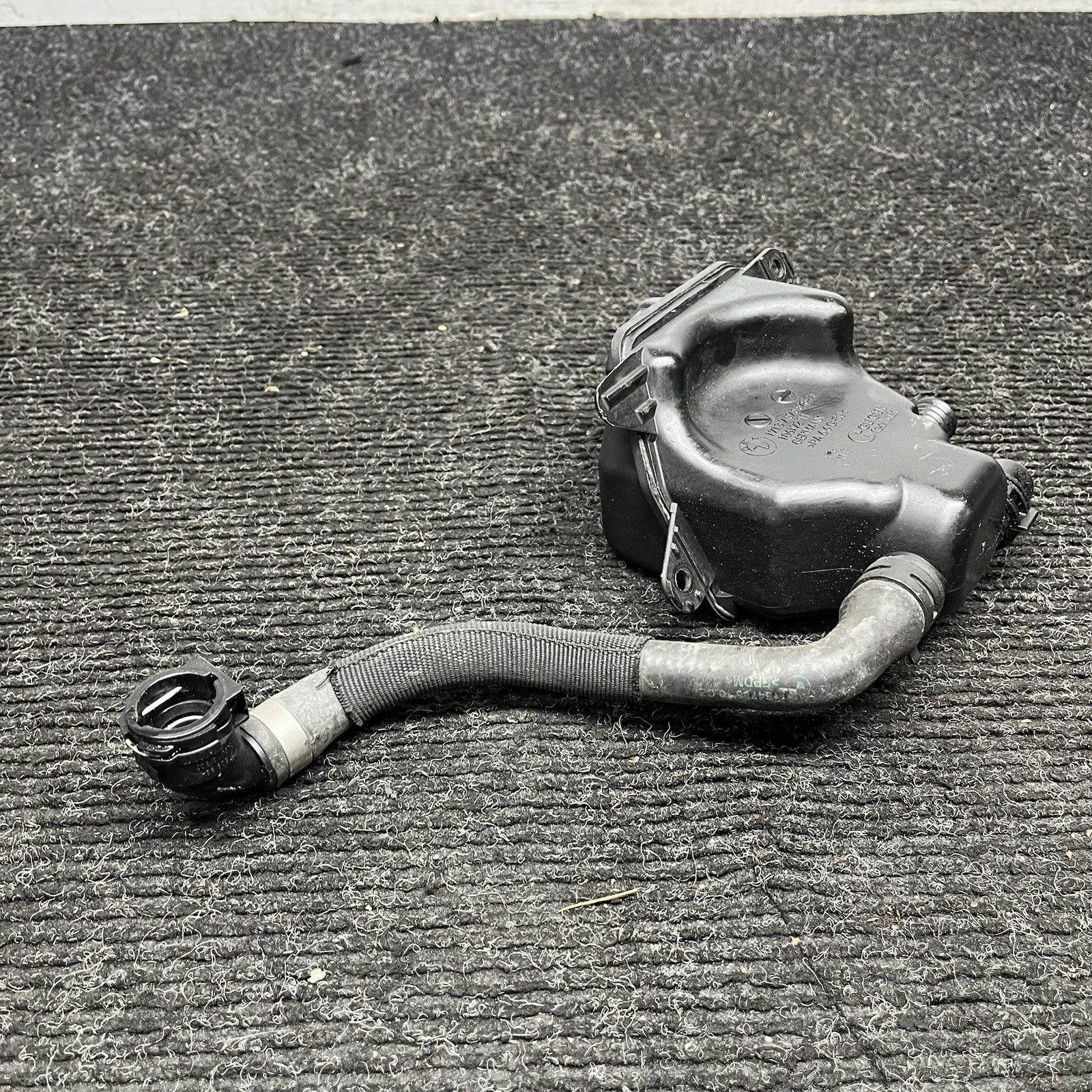 ☑️ F01 F06 F10 F12 N63 Engine Intercooler Coolant Reservoir Expansion Tank OEM