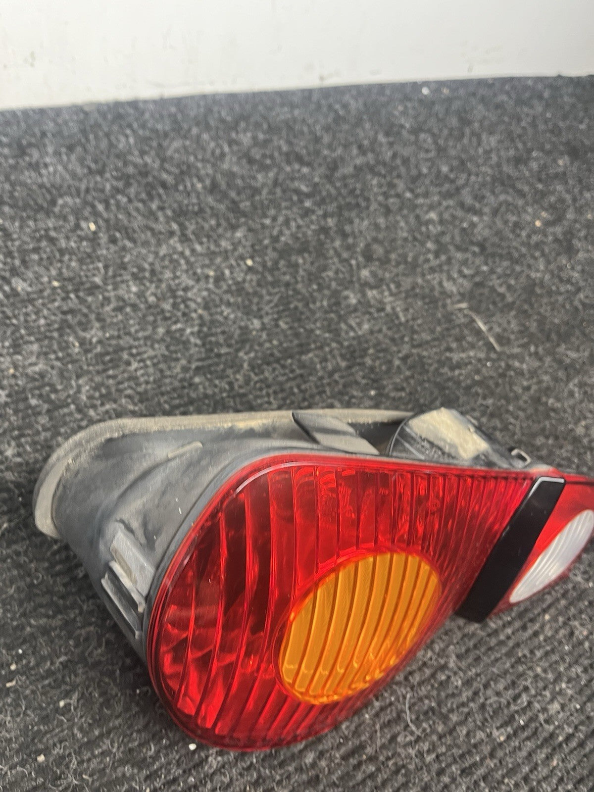 ☑️ 03-05 BMW E85 Z4 Roadster Rear Left LH Driver Side Tail Light Lamp OEM