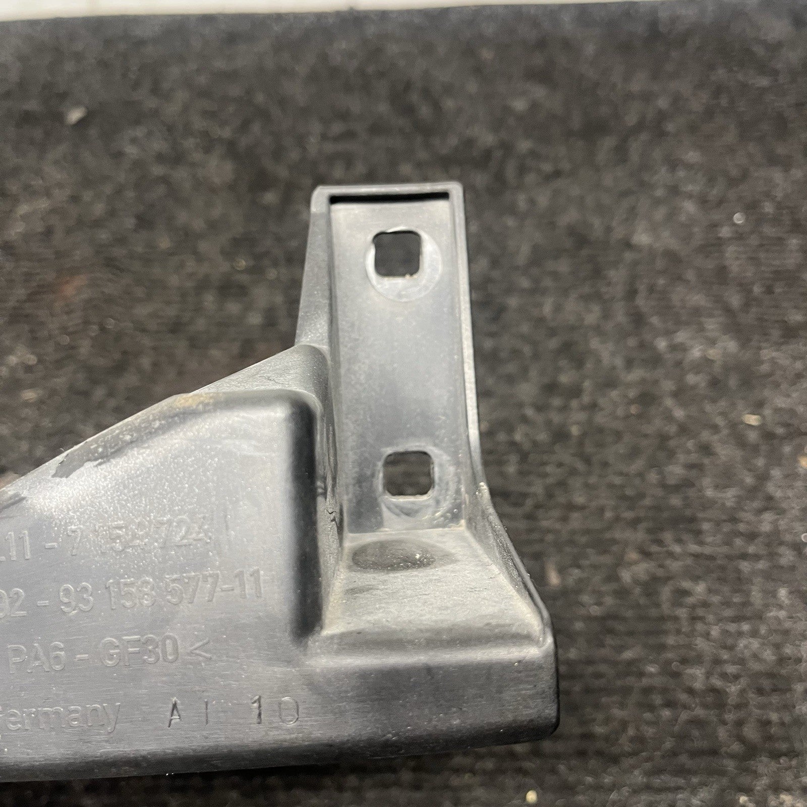 ☑️ 07-10 OEM BMW E92 E93 328 335 Right Passenger Headlight Bracket Carrier Mount