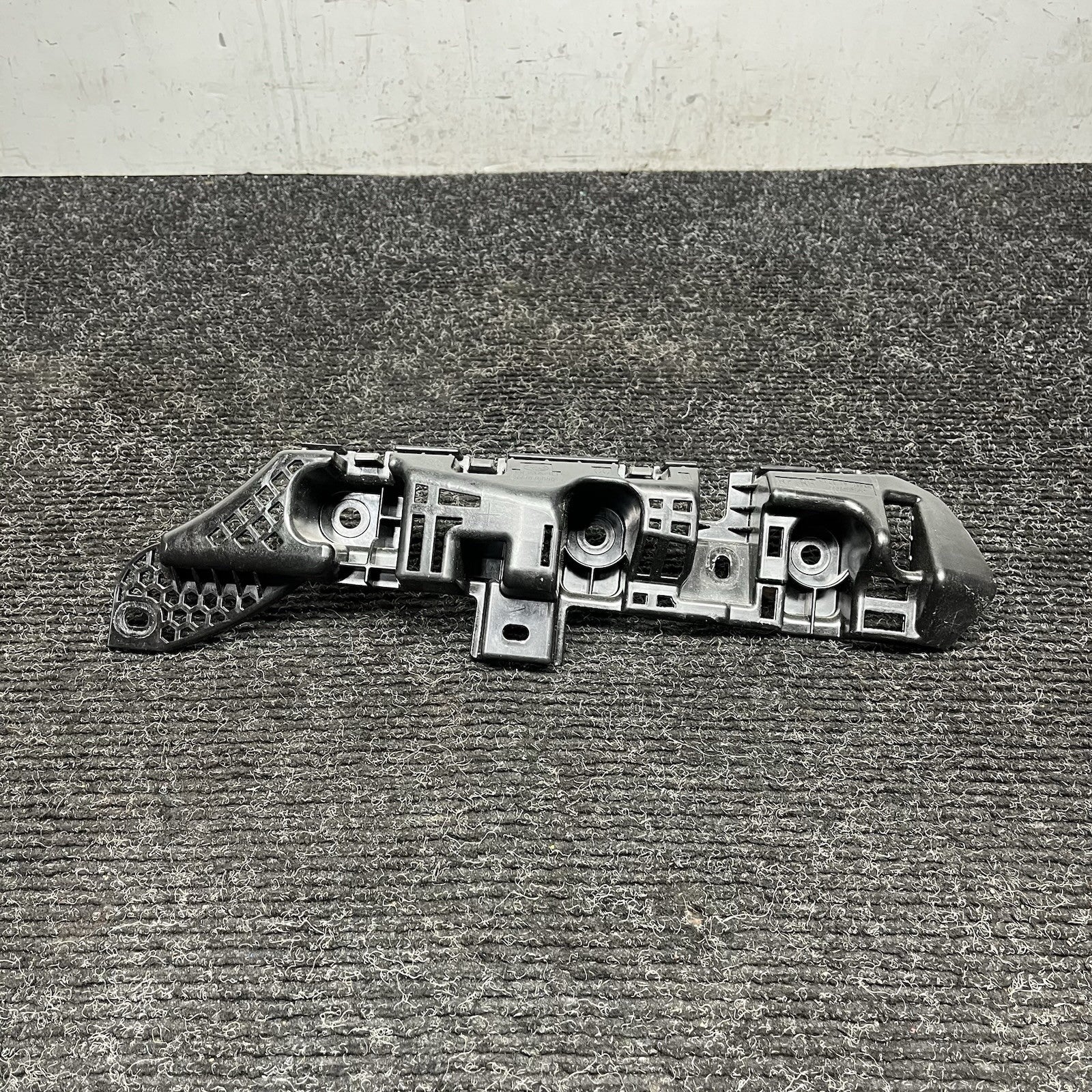 ☑️ 2022-2025 TOYOTA GR86 BRZ REAR BUMPER RIGHT SIDE UPPER MOUNT BRACKET OEM