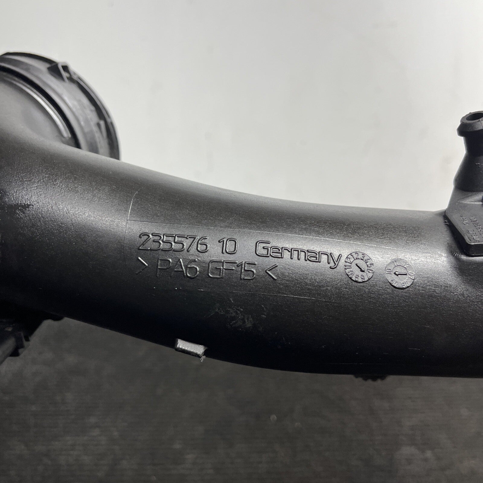 ☑️ 11-16 BMW 40LI 640I 535I UPPER AIR INTAKE DUCT HOSE TUBE PIPE OEM 23557610