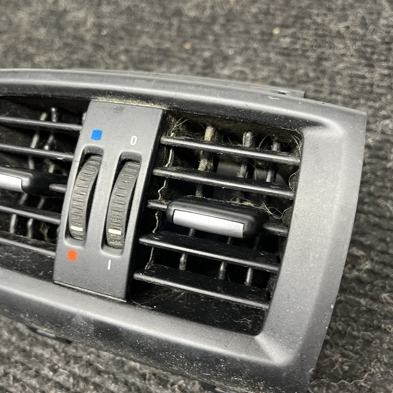 ☑️ 11-18 BMW X3 Rear Center Console Air Conditioning Vent Grille OEM 9200888