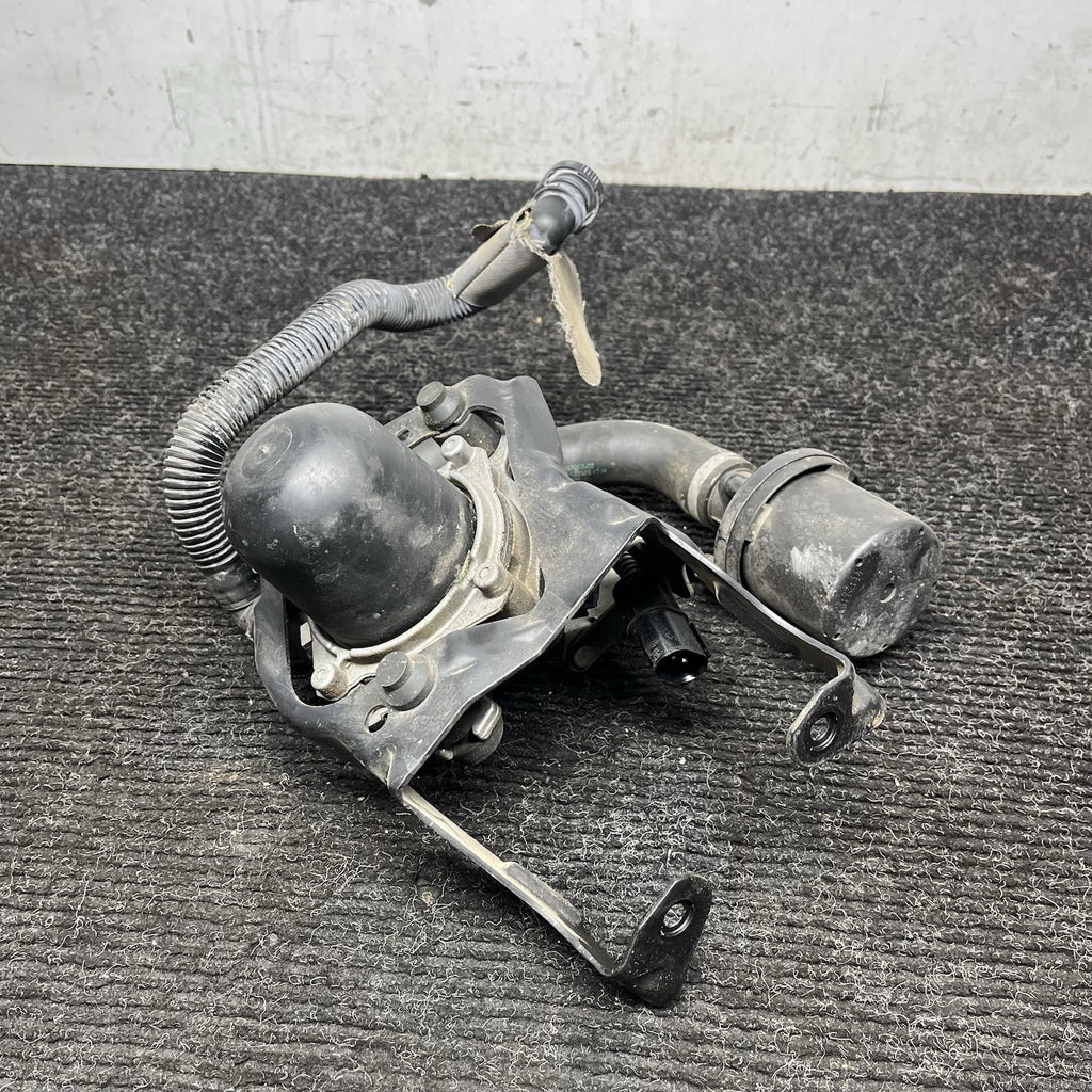 ☑️ OEM BMW E82 E88 E90 E91 E92 E93 128 328 N51 N52 Smog Air Injection Pump
