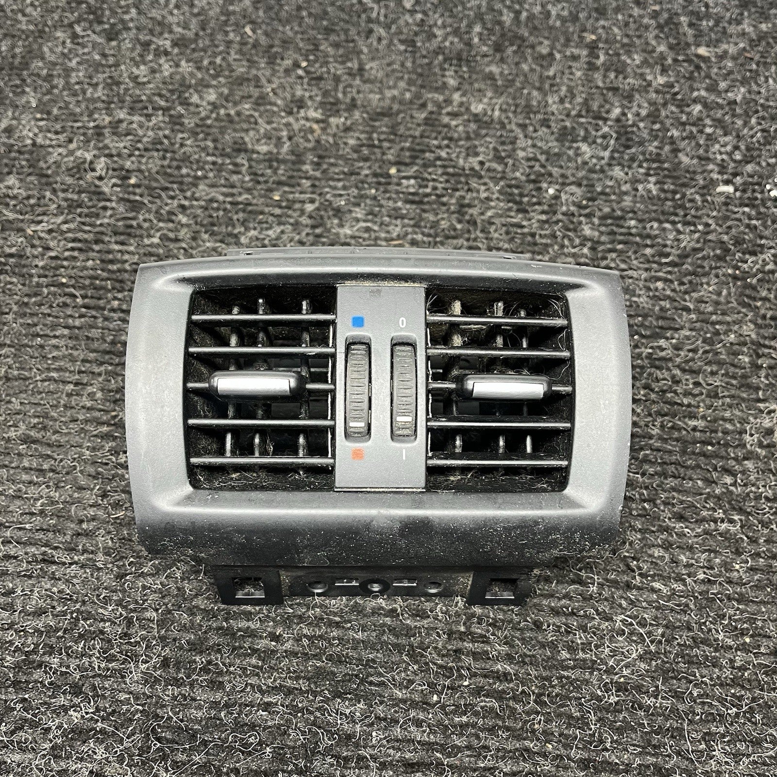 ☑️ 11-18 BMW X3 Rear Center Console Air Conditioning Vent Grille OEM 9200888