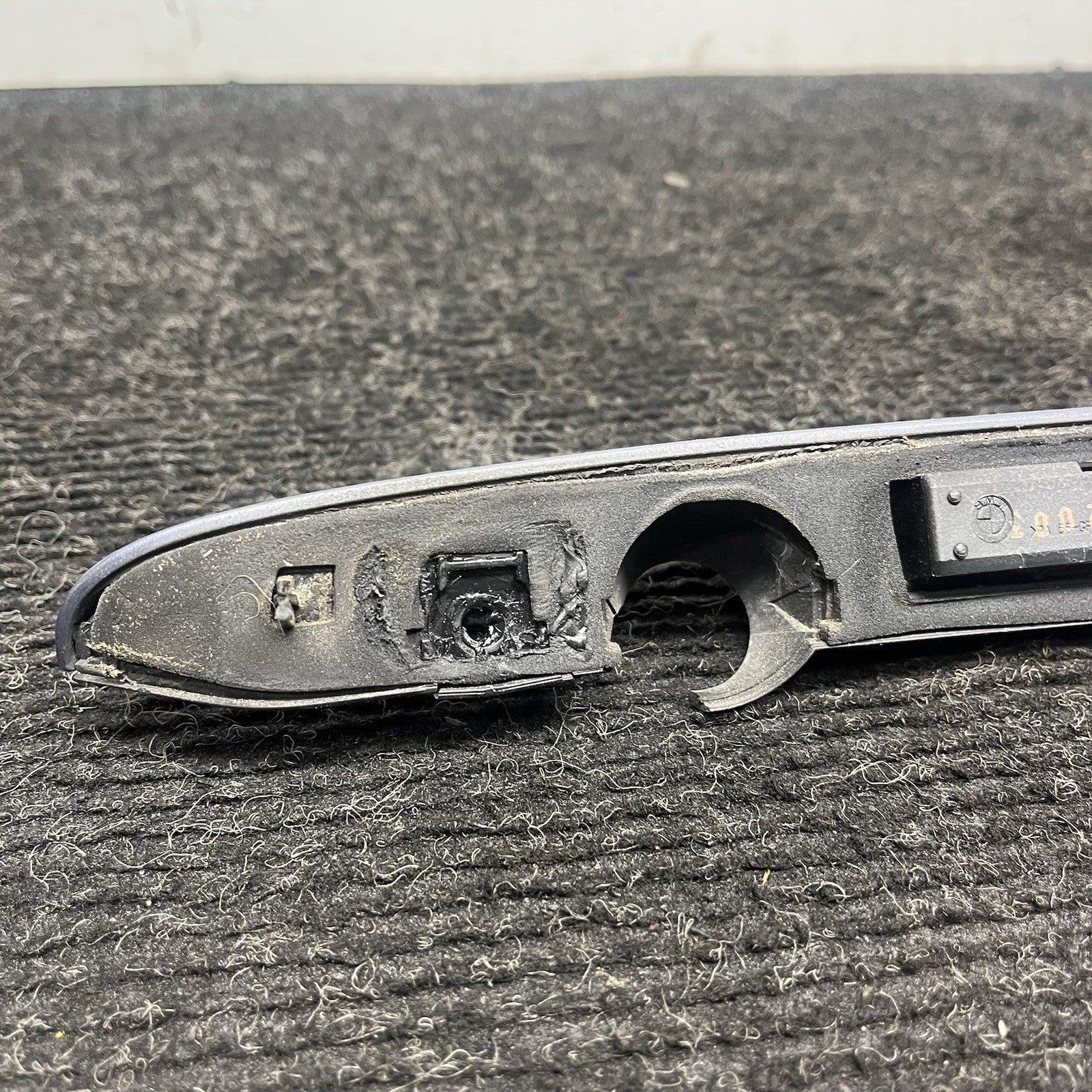 ☑️ 04-06 BMW E46 325Ci 330Ci Convertible Trunk Lid Handle Trim License Light OEM