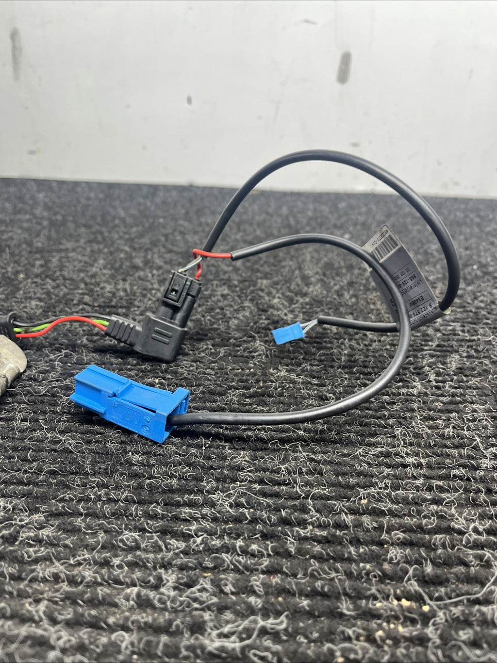 ☑️ BMW OEM E60 E61 E64 E70 545 535 550 M5 REAR TRUNK BATTERY NEGATIVE CABLE