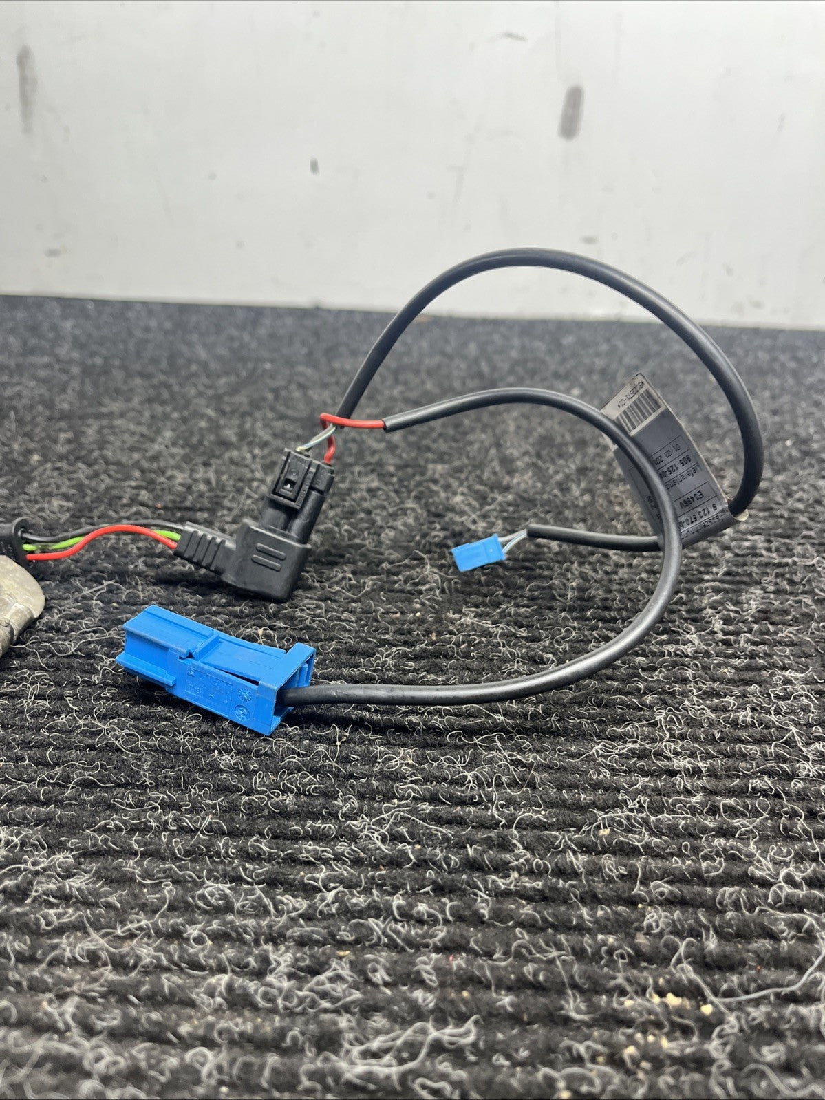 ☑️ BMW OEM E60 E61 E64 E70 545 535 550 M5 REAR TRUNK BATTERY NEGATIVE CABLE