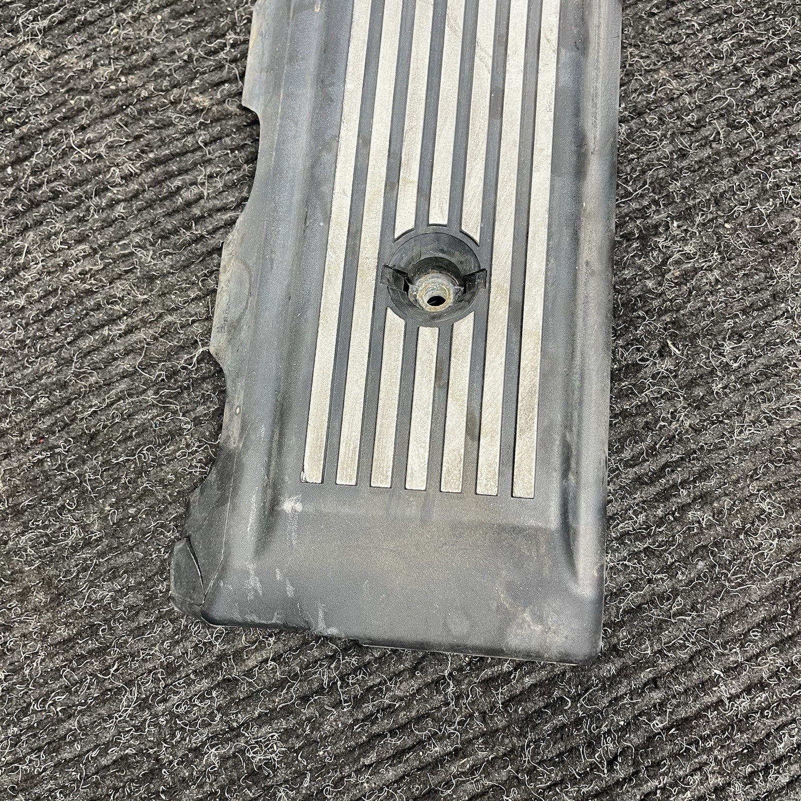 ☑️ BMW E36 Engine Fuel Rail Cover 1740160 M52 OEM 96-99 323 328 E39 528 Z3