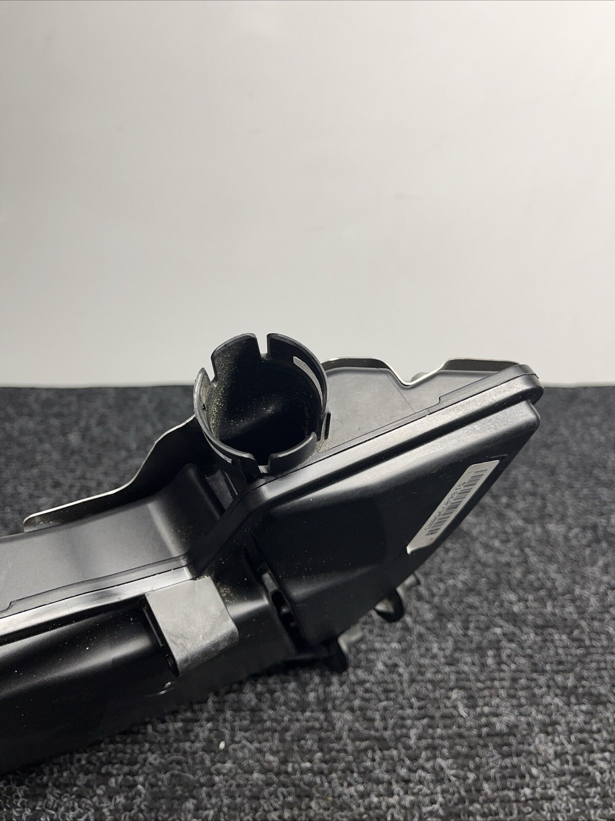 ☑️ 2016- 2022 BMW 740I G12 3.0L ENGINE AIR INTAKE RESONATOR OEM 13718607950