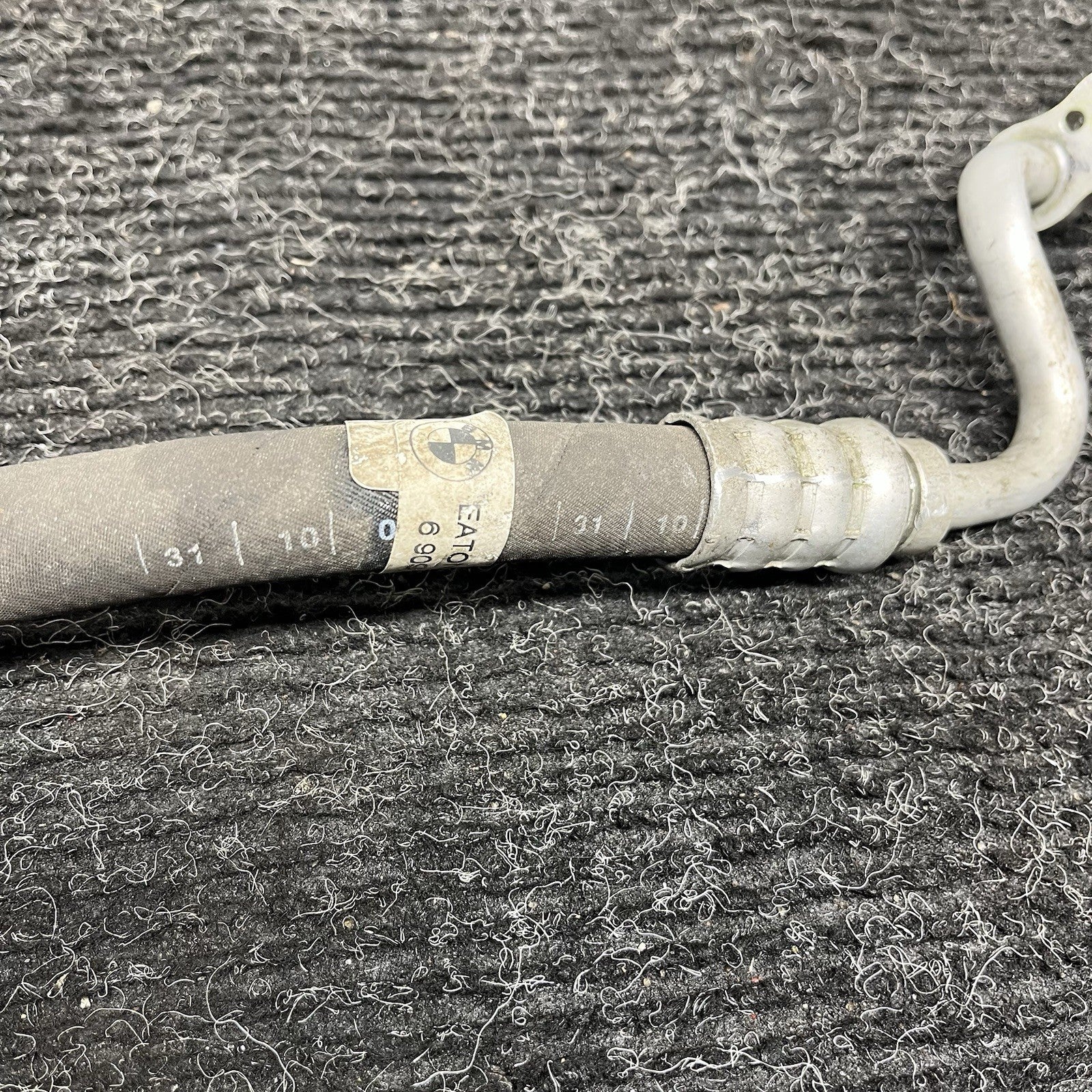 ☑️ 2003-2008 BMW Z4 AC COMPRESSOR PRESSURE HOSE LINE OEM 6909235