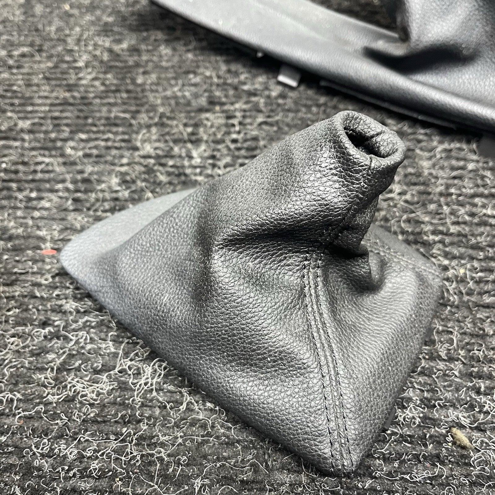 ☑️ 2007-2013 BMW E82 135i N54 AUTOMATIC TRANSMISSION GEAR SHIFT KNOB BOOT OEM