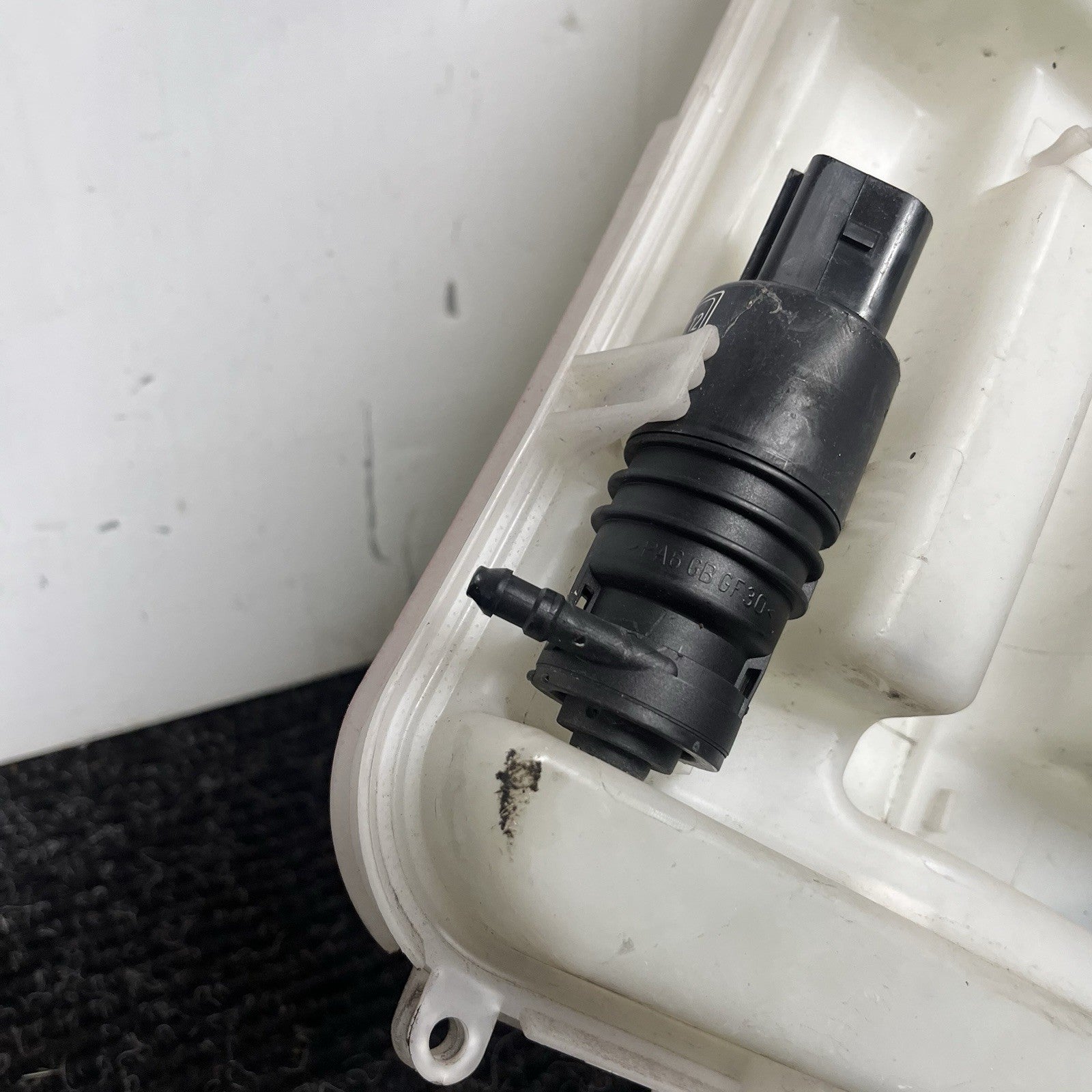 ☑️2013 BMW 320i 328i 335i 340i 330i F30 Windshield Washer Reservoir Tank 7241672