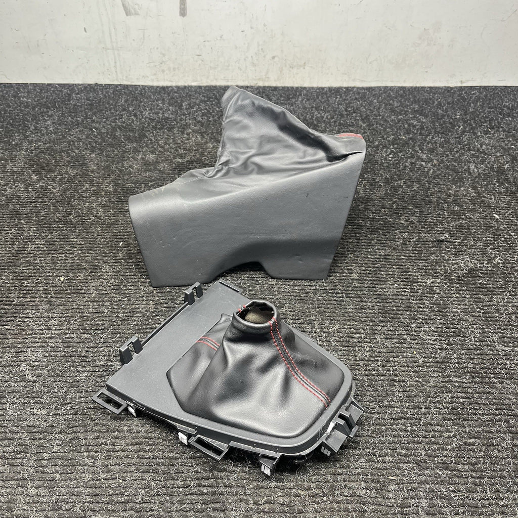 ☑️ 2022-2025 TOYOTA GR86 BRZ CONSOLE SHIFTER TOP BEZEL TRIM PANEL BRAKE BOOT OEM