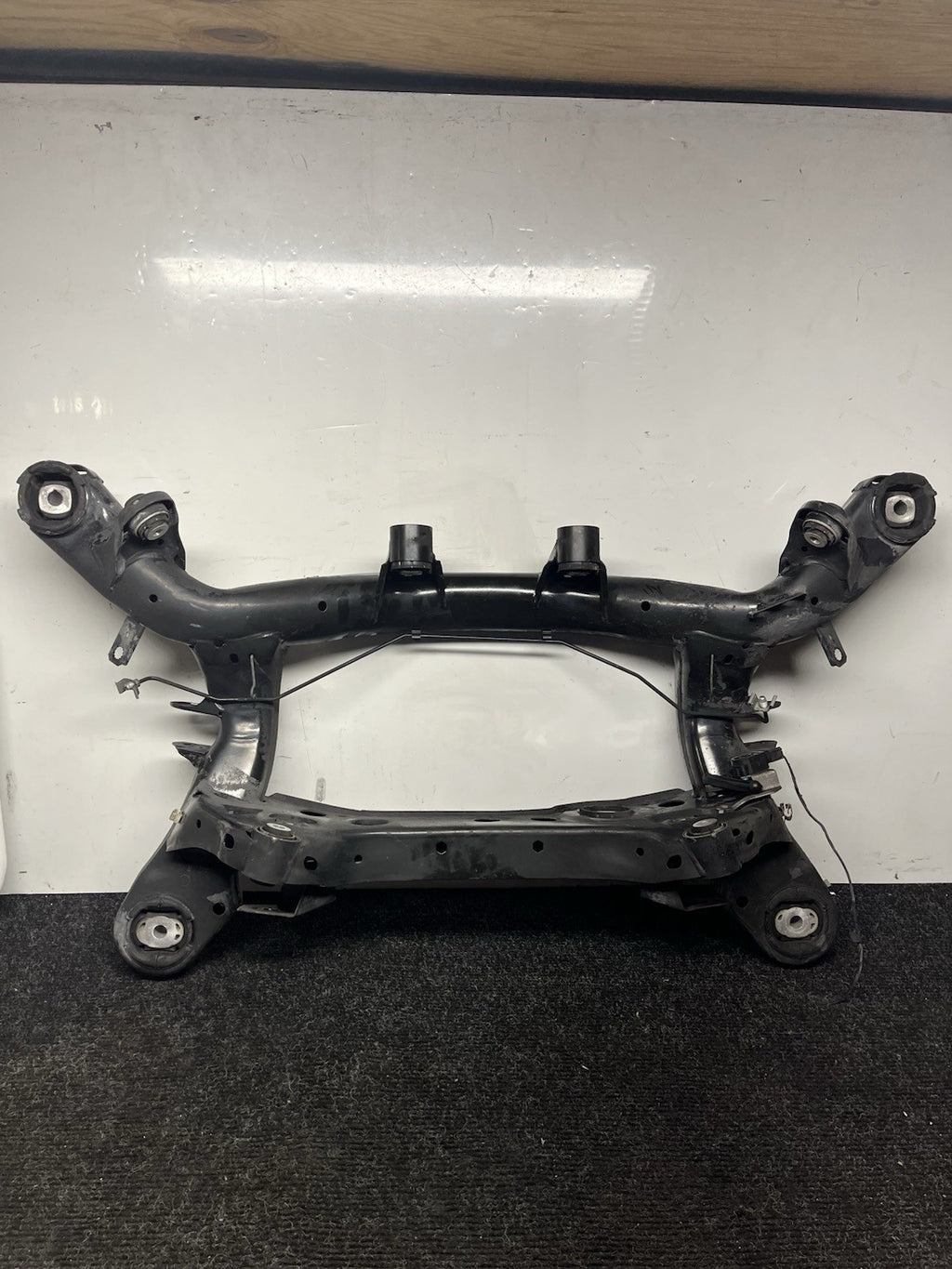 ☑️ 07-13 BMW E90 E92 E93 335I Rear Axle Subframe Crossmember Cradle Carrier OEM