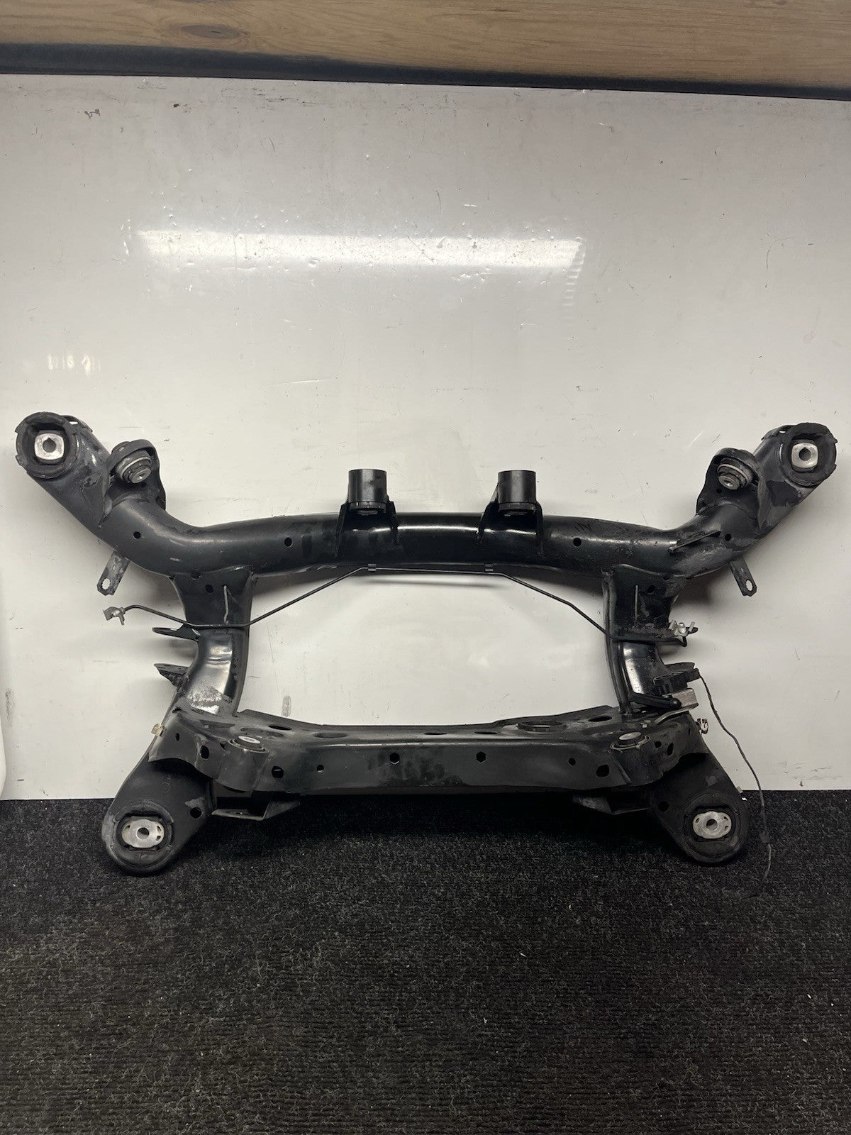 ☑️ 07-13 BMW E90 E92 E93 335I Rear Axle Subframe Crossmember Cradle Carrier OEM