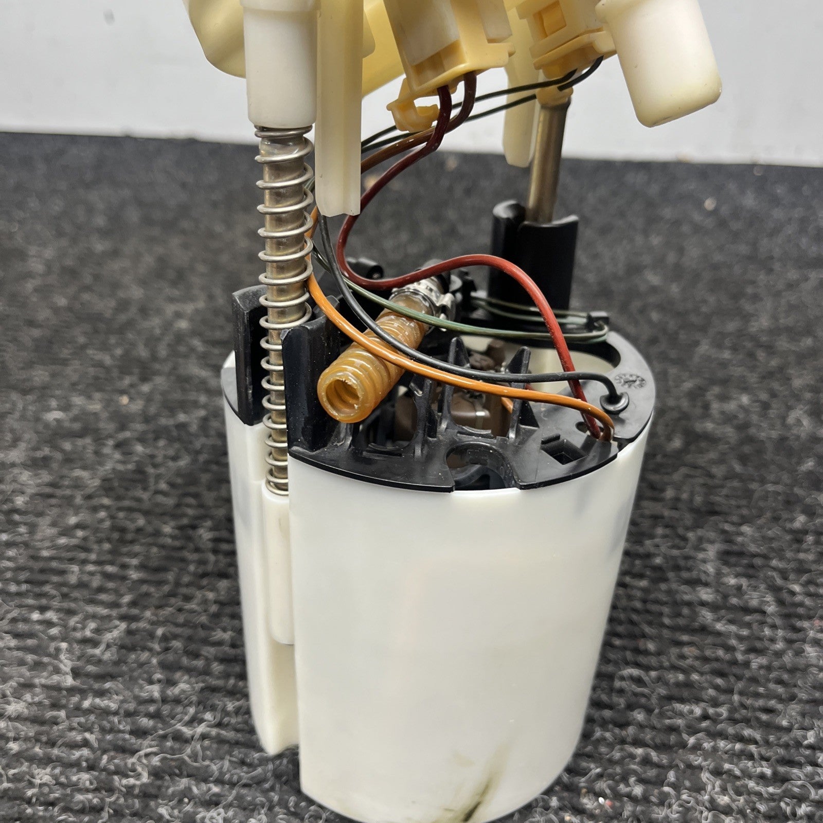 ☑️ 06-13 BMW E82 E88 E90 E91 E92 E93 128I 135I 328I 335I Fuel Pump Sending OEM