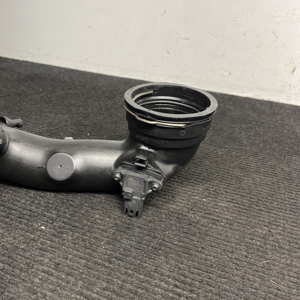 ☑️ 11-16 BMW 40LI 640I 535I UPPER AIR INTAKE DUCT HOSE TUBE PIPE OEM 23557610
