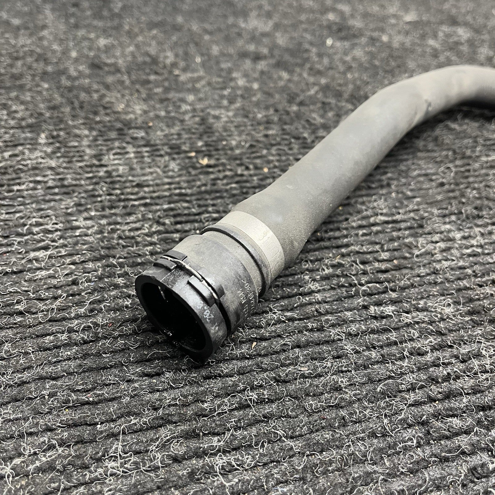 ☑️ 08-13 BMW E90 E92 E93 M3 HEATER COOLANT EXPANSION TANK RETURN HOSE