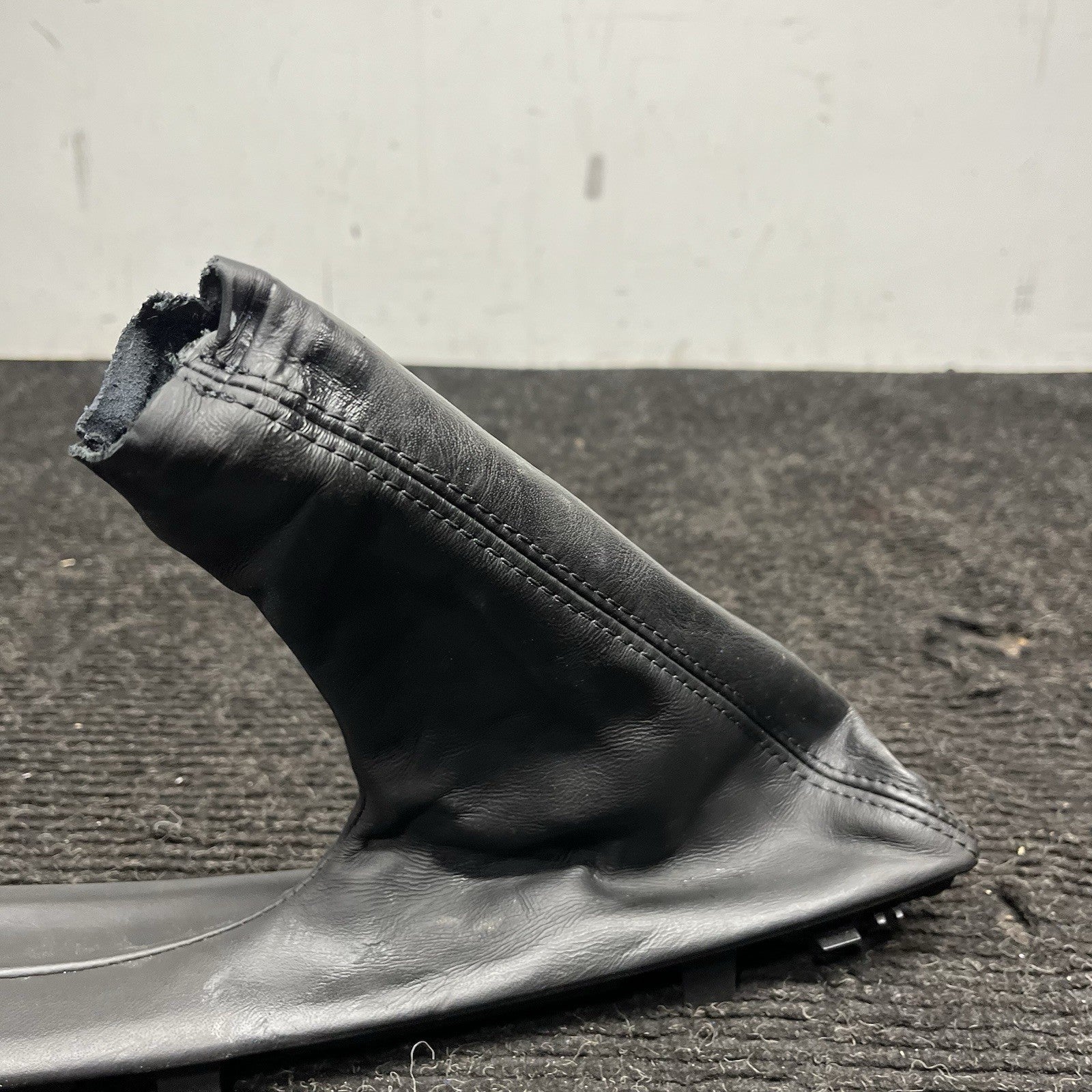 ☑️ 08-13 OEM BMW E88 E82 128 135 Boot Hand Brake Handle Perforated Leather Black