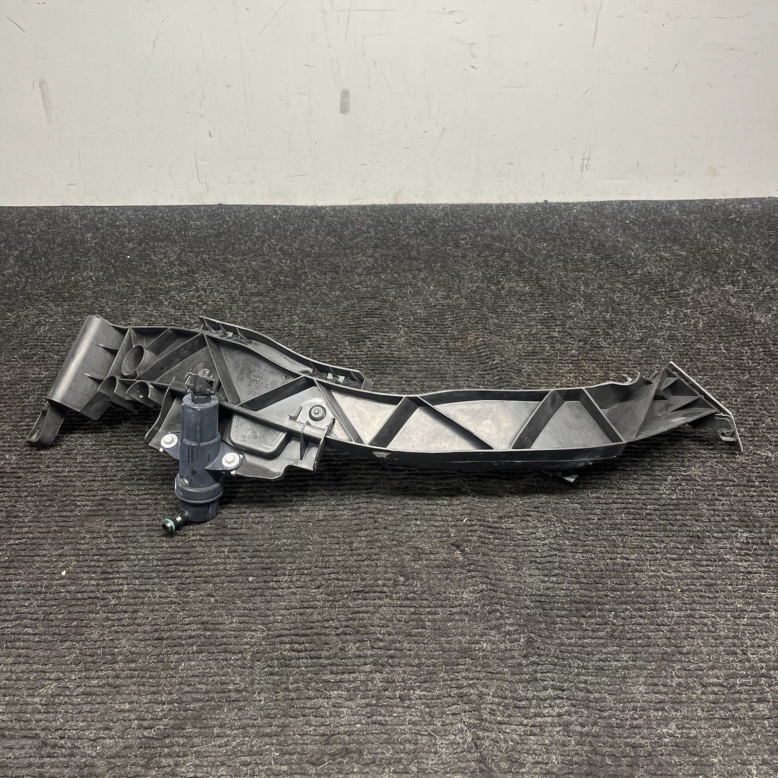 ☑️ 08-13 BMW E82 E88 128 135 Left Driver Headlight Arm Bracket Support Mount