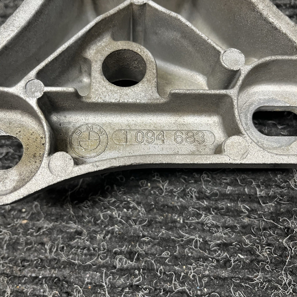 ☑️ 99-03 BMW E46 323i 325i 328i 330i MANUAL GEARBOX TRANSMISSION SUPPORT BRACKET