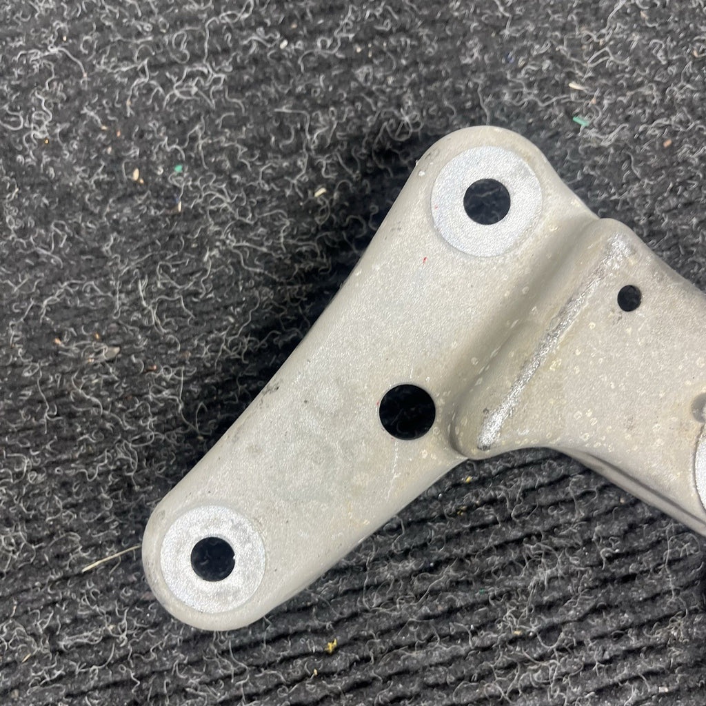 ☑️ 06-13 BMW E92 335i Automatic Transmission Mount Bracket Support OEM