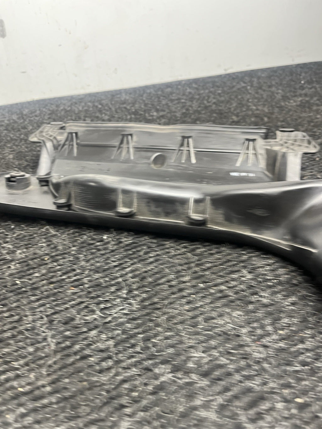 ☑️ 01-06 BMW E46 325i 325ci 330i 330ci 330xi Upper Radiator Air Duct OEM