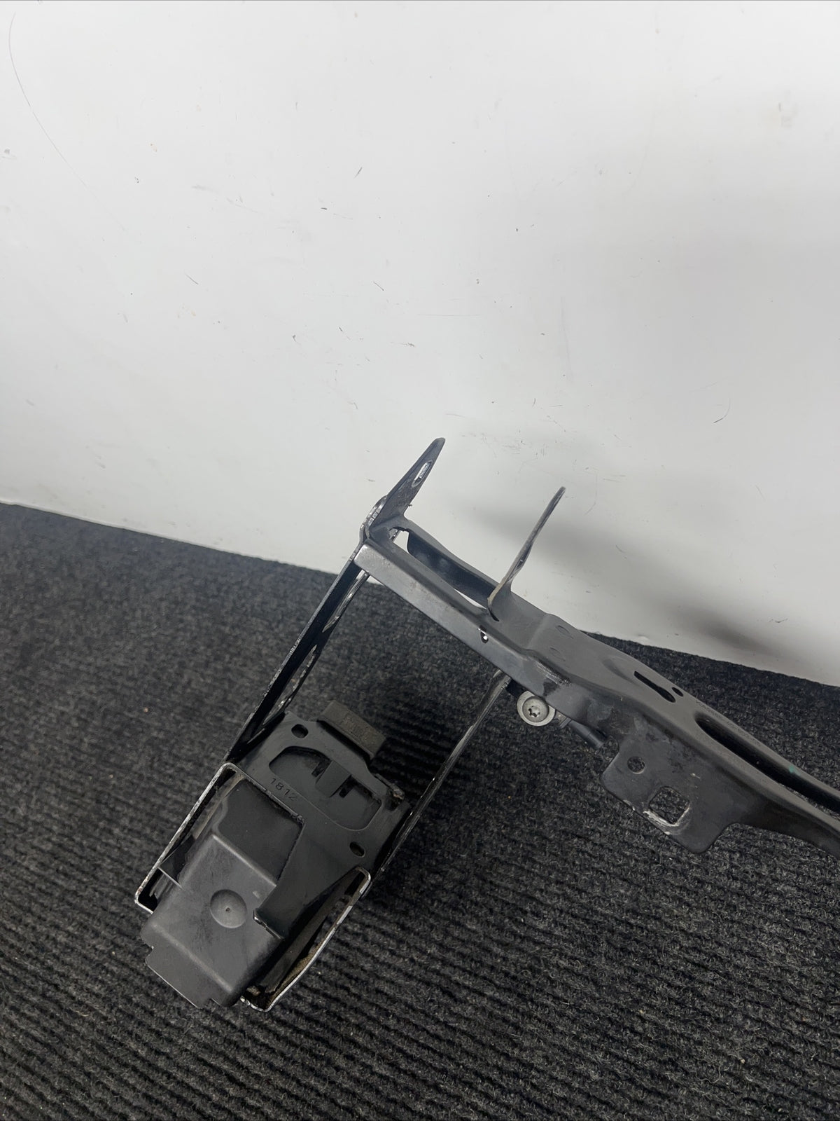 🌟2011-2016 BMW 328XI F30  FRONT LEFT RADIATOR MOUNT BRACKET SUPPORT OEM✅