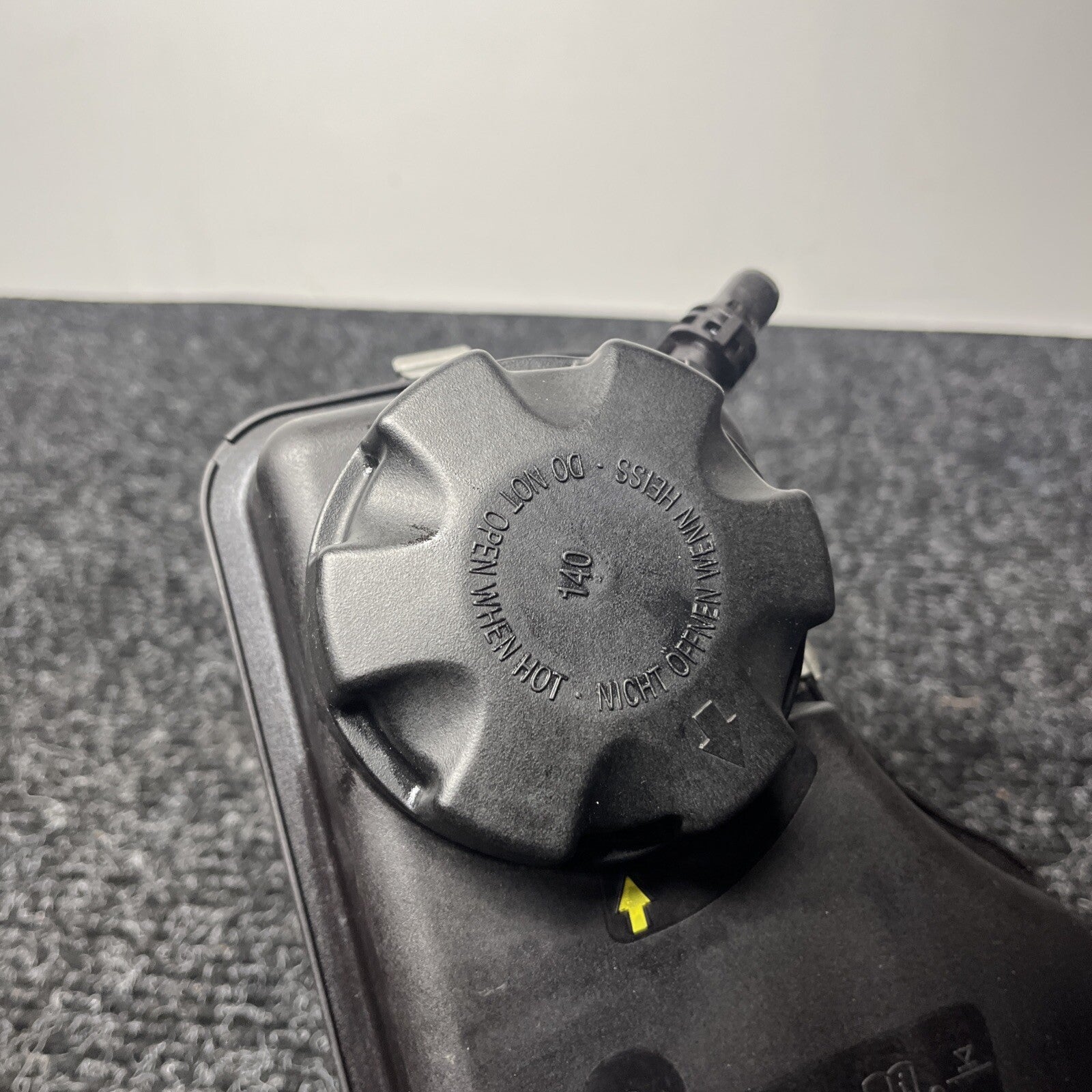 ☑️ 06-13 OEM BMW E90 E92 E93 E89 335 Radiator Coolant Bottle Reservoir Tank