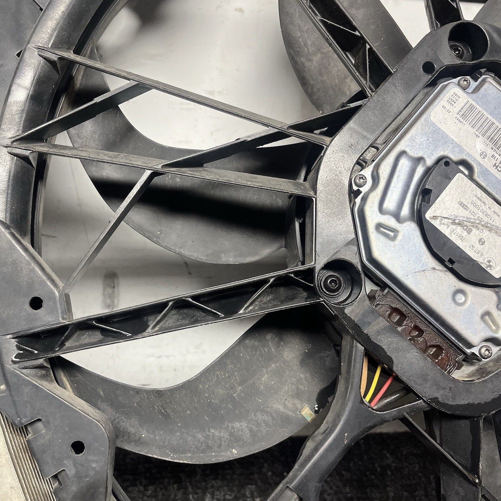 ☑️ 2007-2013 BMW 128i 328i N51 Radiator Cooling Fan 17427547305 OEM NOTE*