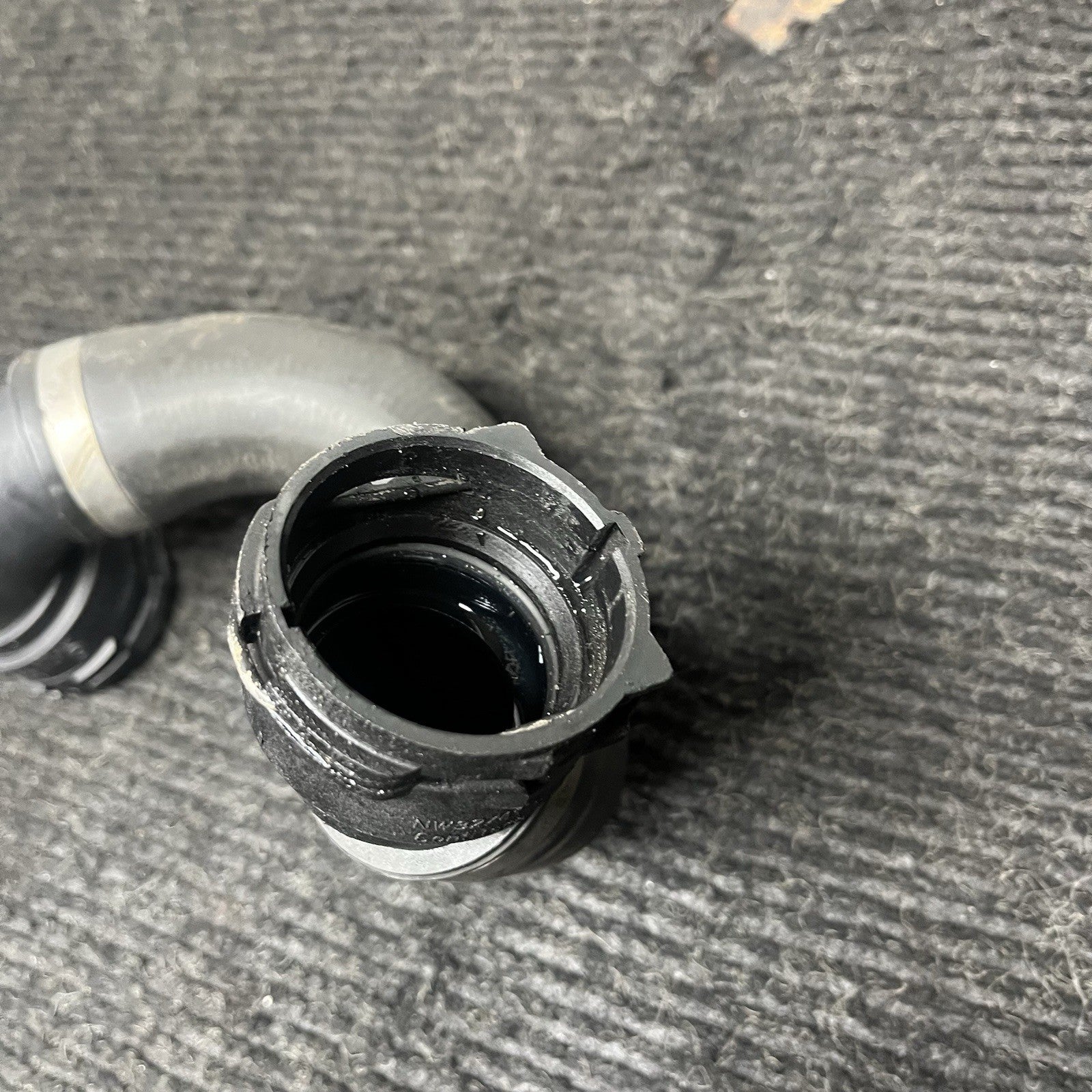 ☑️ 08-13 BMW E90 E82 Front Radiator Lower Coolant Inlet Hose Pipe 7532493 OEM