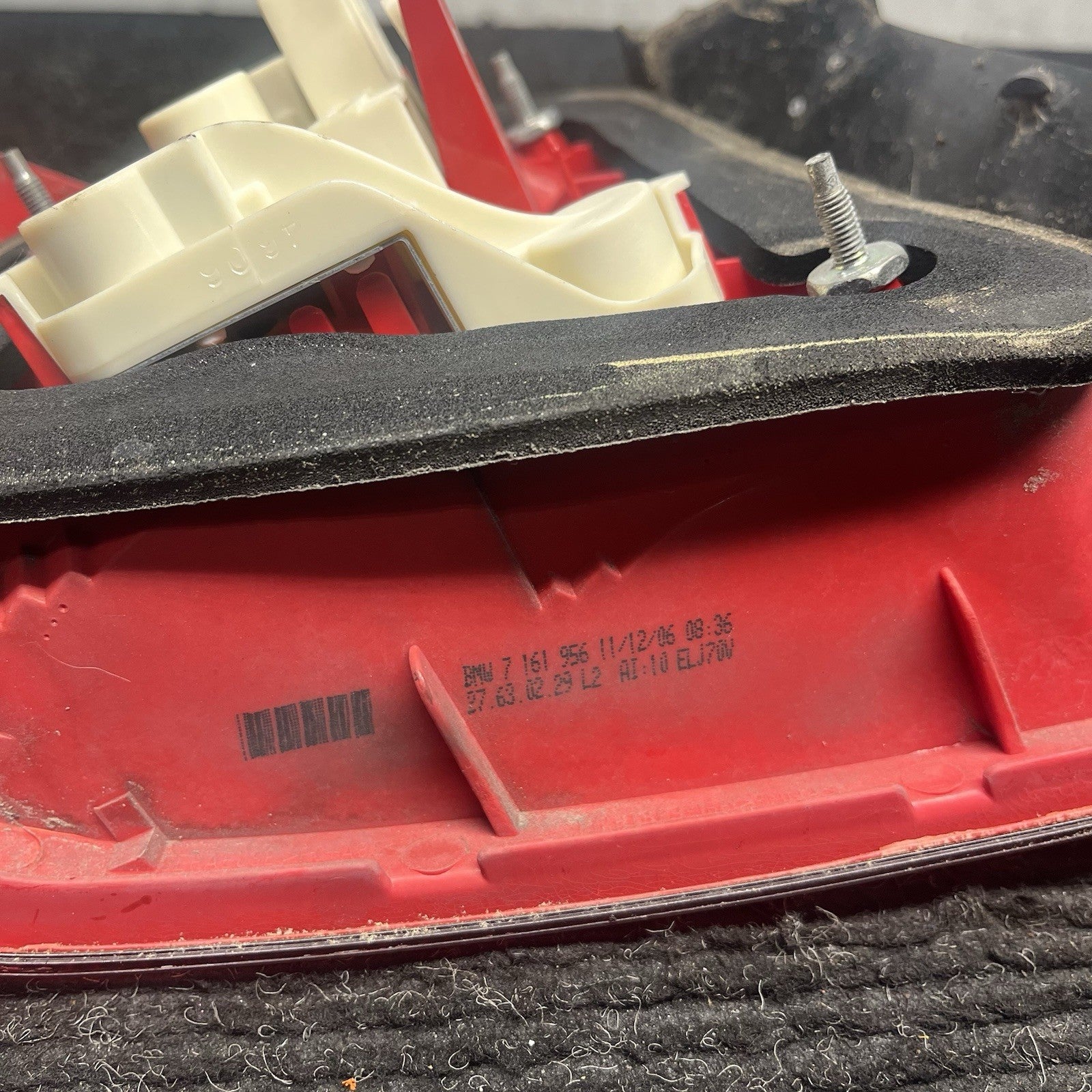 ☑️ 2006-2008 BMW 328I 335I Right Tail Light Outer 7161956 Oem E90