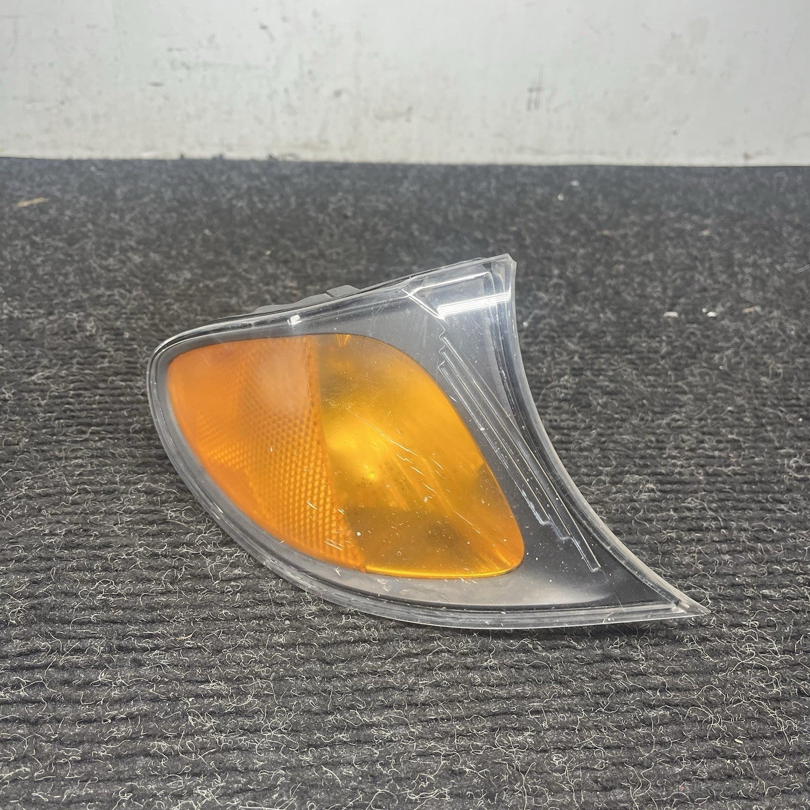 ☑️ 2002-05 BMW E46 330i 325i Sedan Passenger Indicator Turn Signal Lamp