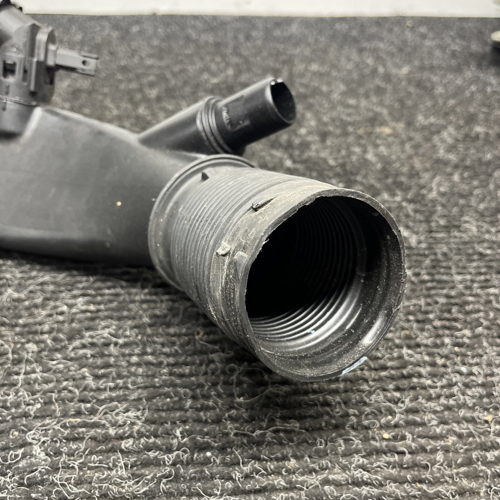 ☑️ 07-13 BMW 335i ENGINE TURBO INTAKE CHARGE INDUCTION PIPE TUBE OEM 7600028