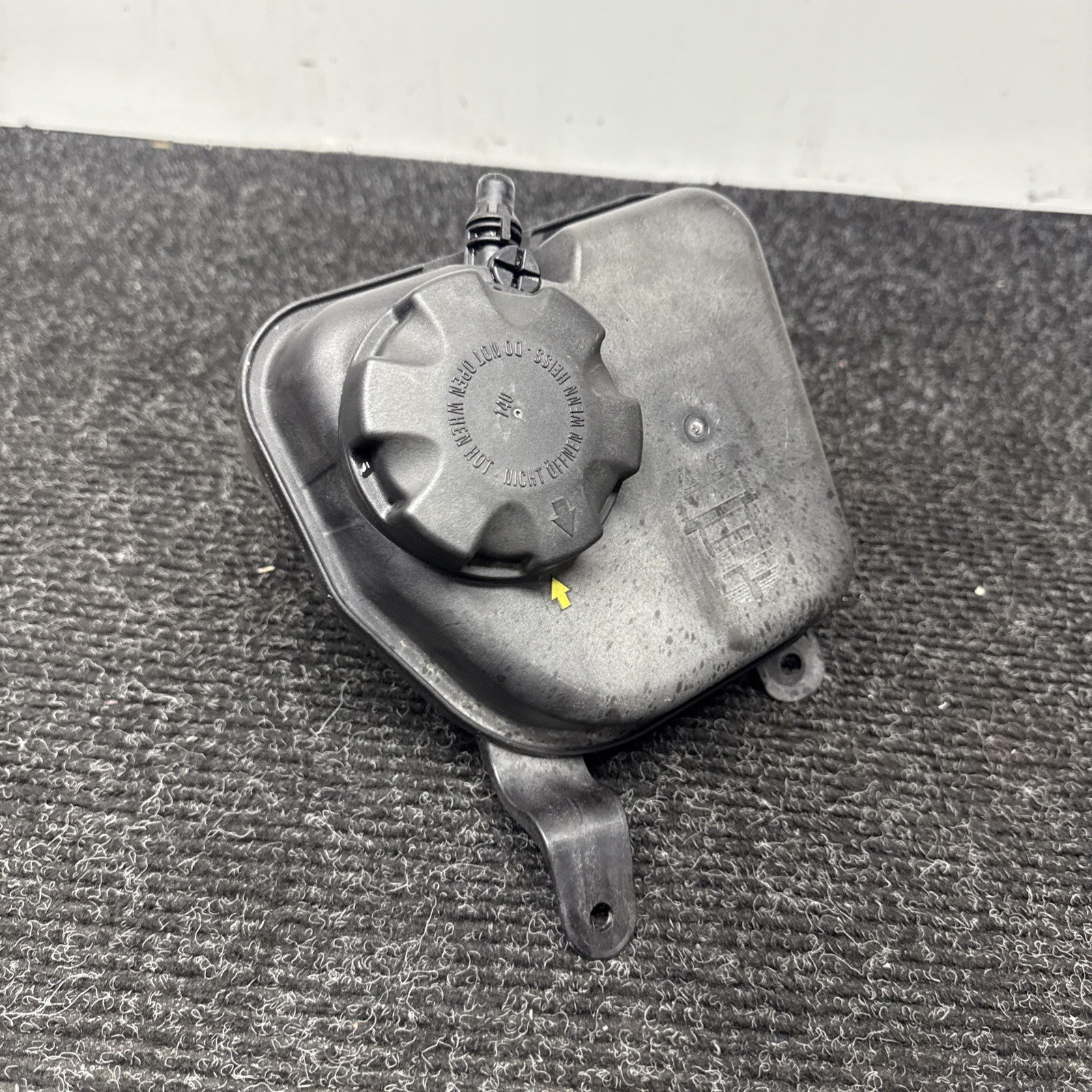 ☑️ 11-13 BMW E88 E90 E92 1/3 Series Engine Radiator Coolant Tank Reservoir OEM