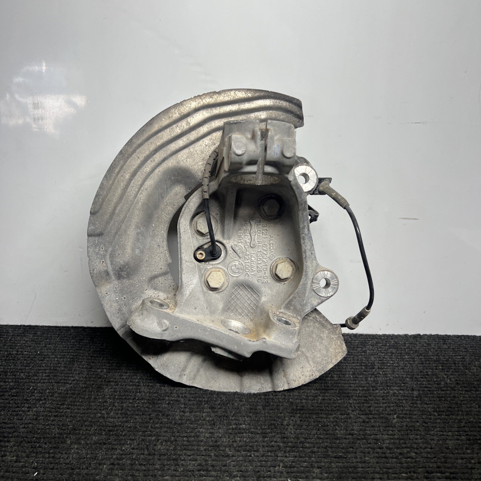 ☑️ 06-13 OEM BMW E82 E90 E92 RWD Front Right Hub Knuckle Wheel Bearing Spindle