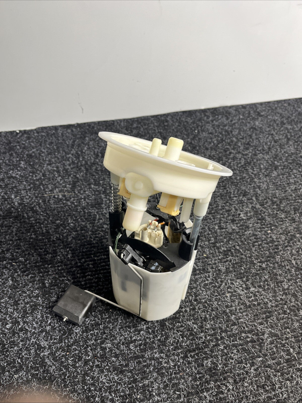 ☑️ 06-13 BMW E82 E88 E90 E91 E92 E93 128I 135I 328I 335I Fuel Pump Sending OEM