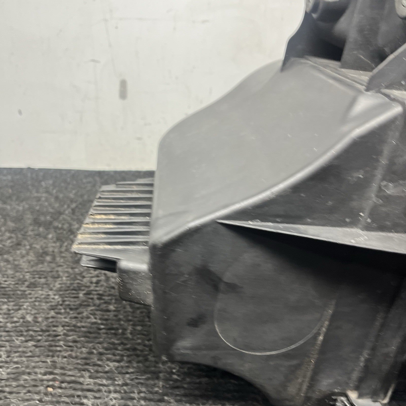 ☑️ 00-06 BMW E83 E46 330 X3 M54 Engine Air Intake Cleaner Box Assembly OEM