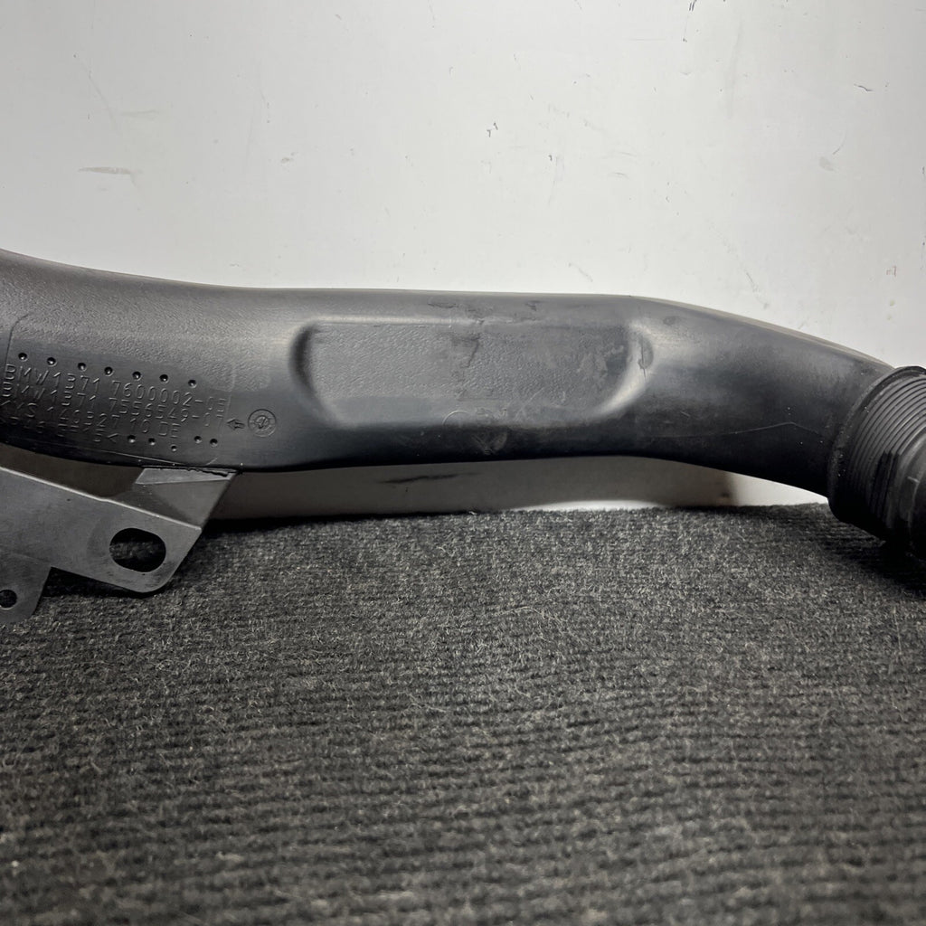 ☑️ BMW E60 E82 E90 E92 TURBO CHARGE AIR INDUCTION TUBE INTAKE PIPE OEM