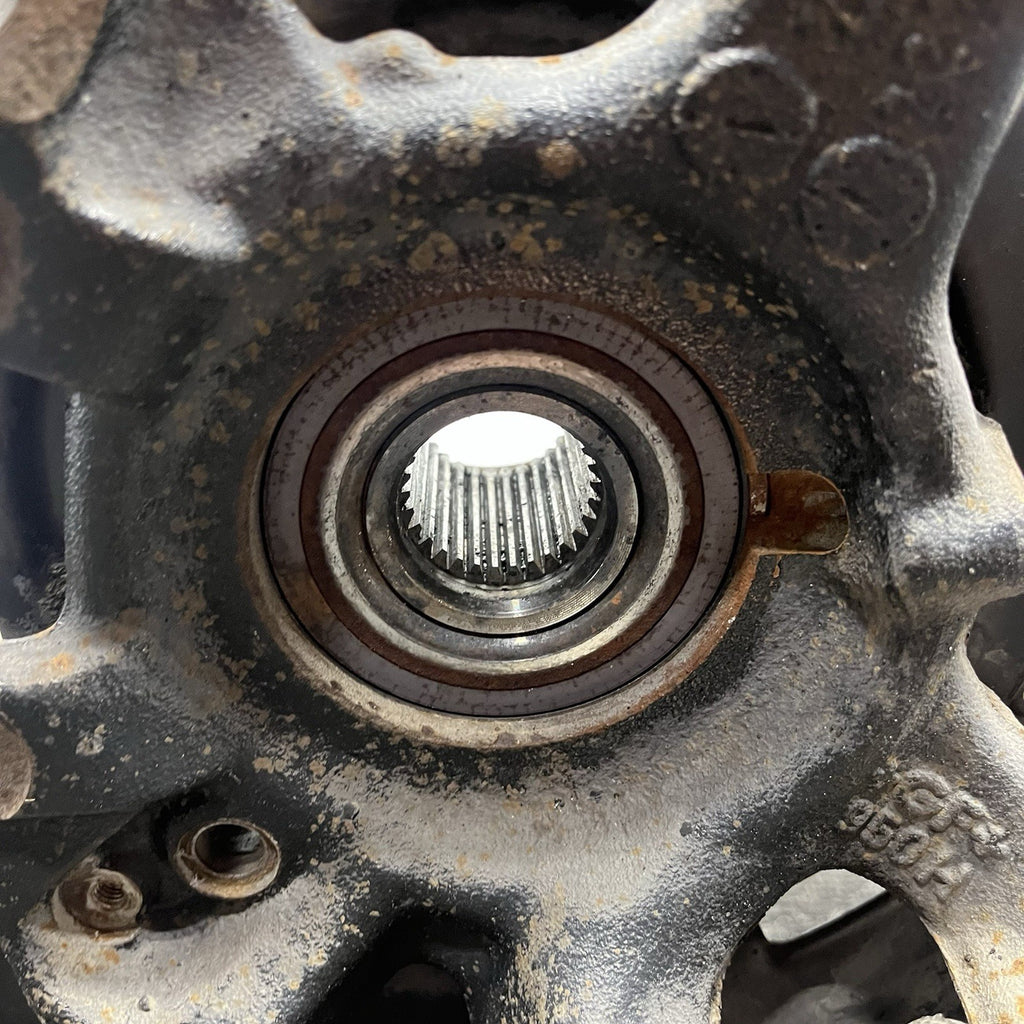 ☑️ 07-13 BMW E82 E88 E90 E92 E93 Rear Passenger Hub Spindle Bearing Knuckle OEM