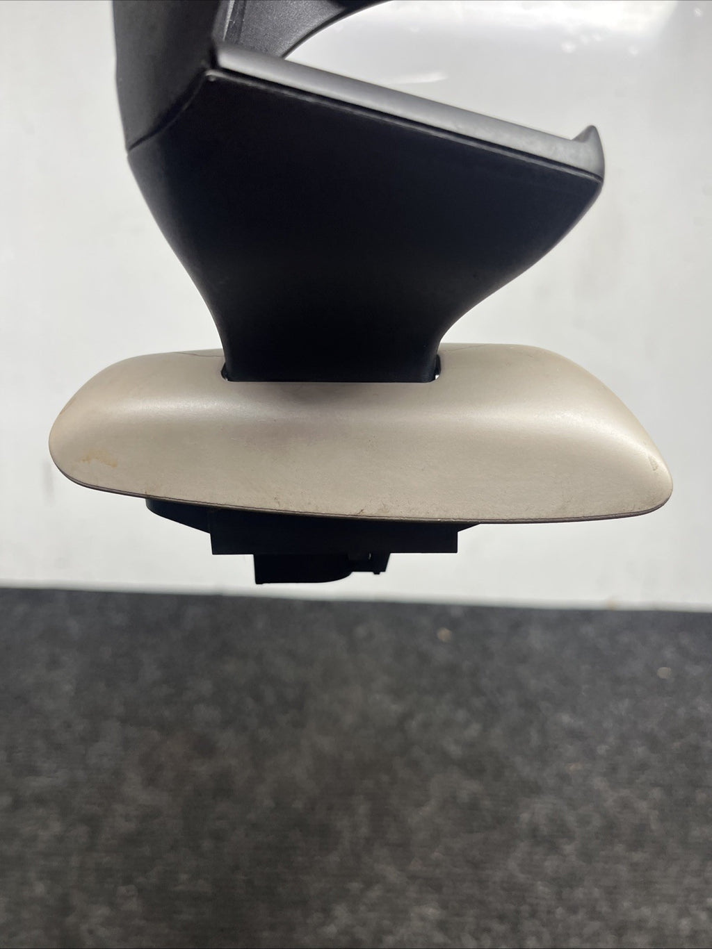 ☑️ 08-13 BMW E82 E88 FRONT CONSOLE CUPHOLDER CUP CAN w/ HOLDER 9122655 OEM